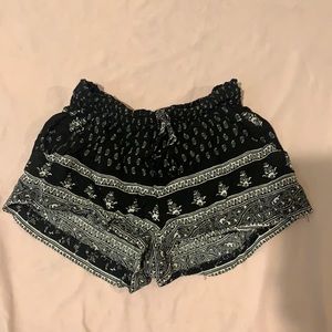 Lily White Small Black and white bandana shorts, stretchy 2 pockets flowy shorts
